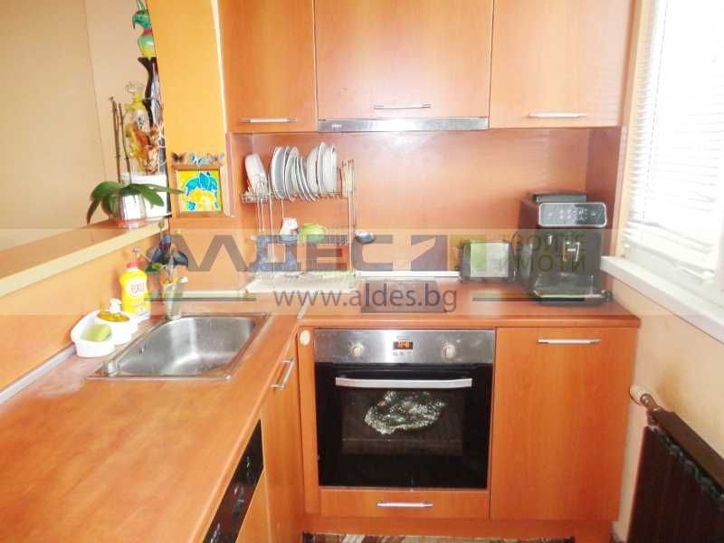 Продава се Тристаен апартамент в София, Хаджи Димитър - 68 кв.м за 2206 €/кв.м - Снимка #2