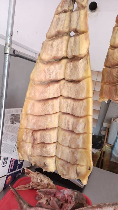 Осетр копченный и вяленный.