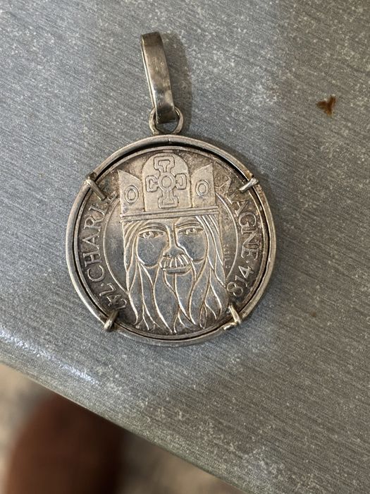 Продавам сребърна монета 100 франка