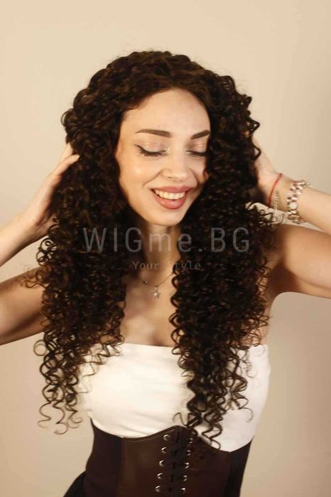Дълга къдрава тъмнокестенява лейс фронт перука Малена