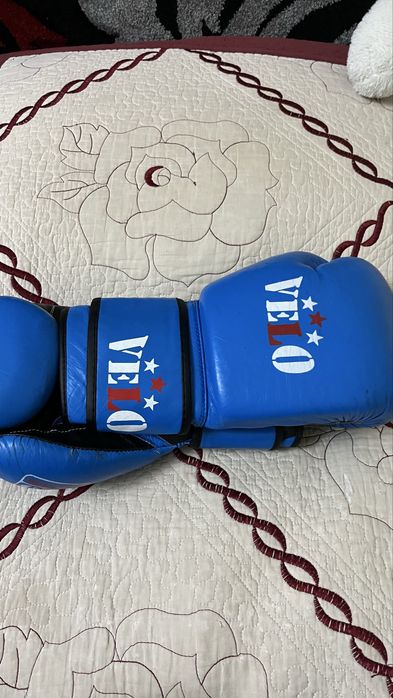 Боксерские перчатки VELO
