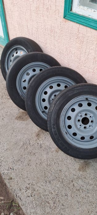 Продам диски и шина