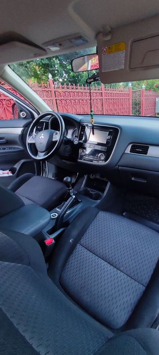 VAND URGENT!!! Mitsubishi  4X4 ,7 locuri