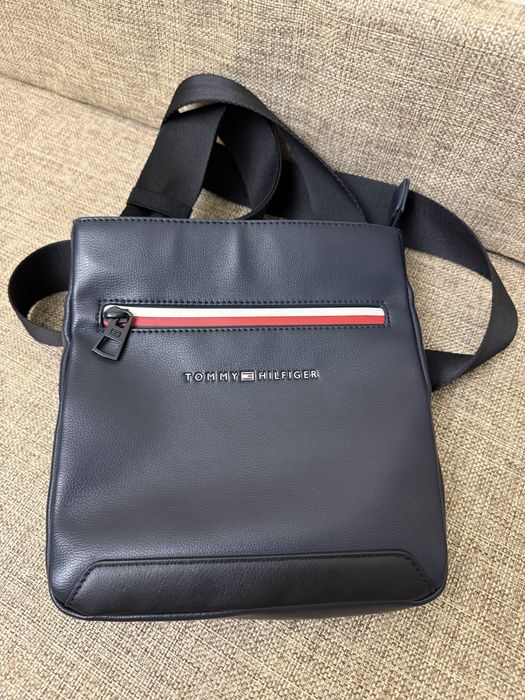 Барсетка от Tommy Hilfiger