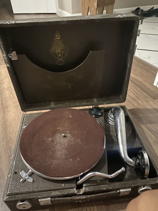 Продам рабочий патифон