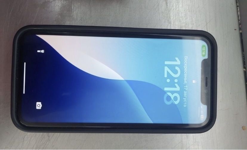 Продам айфон 11,64 гб