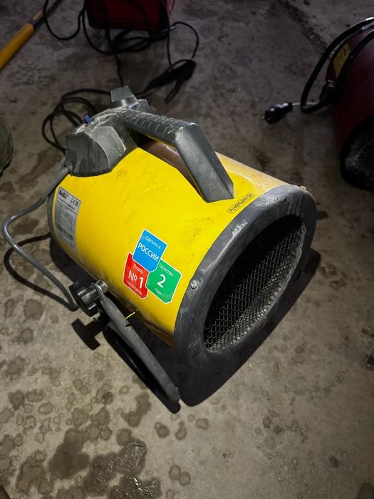 Пушка, электрический тепловентилятор.