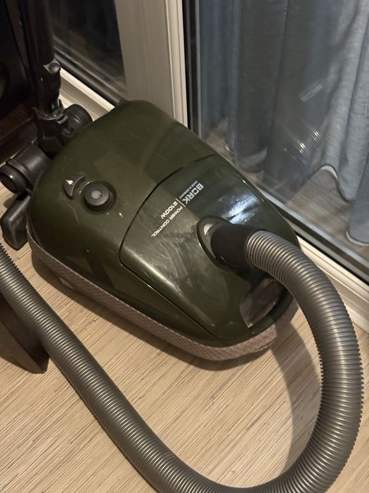 Продам мощный пылесос BORK