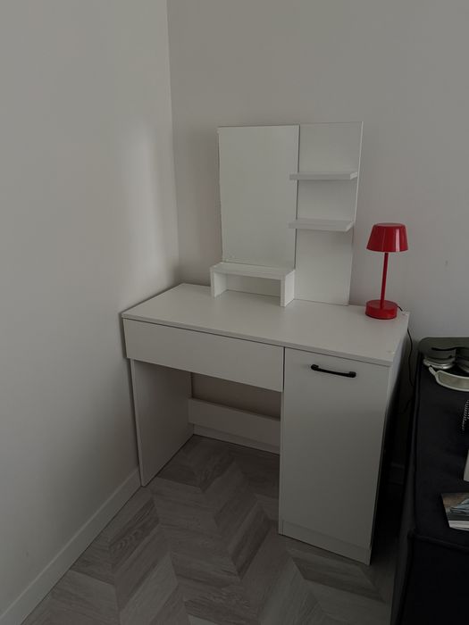 Трюмо, туалетный столик