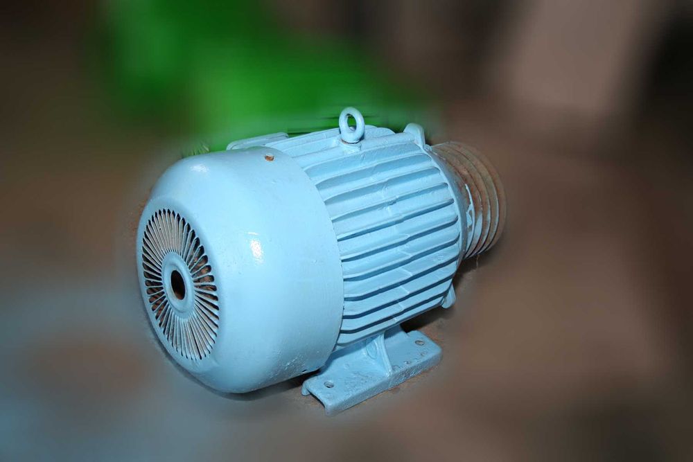 Ел двигател трифазен 10КВ 1500 об.