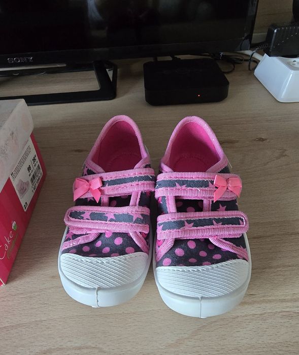 Продавам пантофки и сандалки