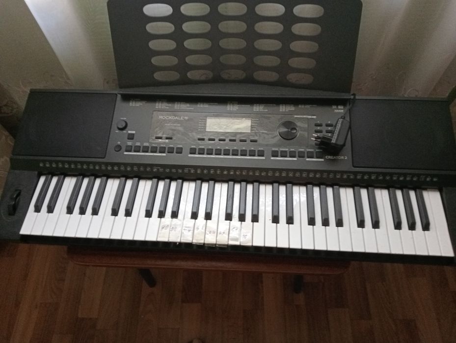 Продаю синтезатор новый 220000 тенге