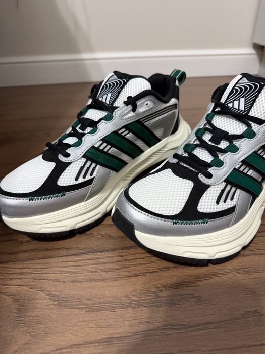 Новые кроссовки Adidas, оригинал