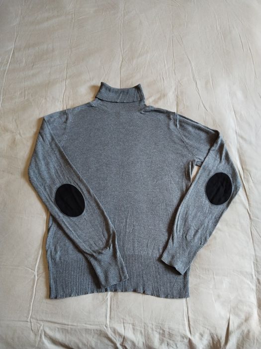 Mango красный свитер из ангоры серая водолазка черная футболка Манго