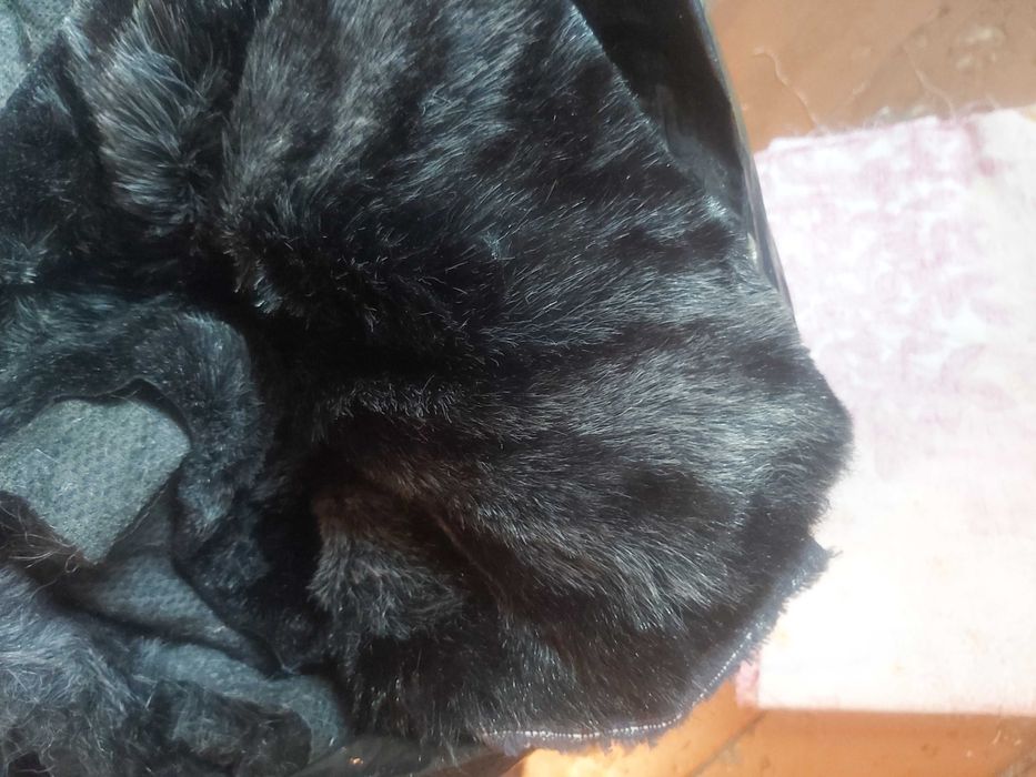 ПРОДАМ МЕХ ( исскуственный ).