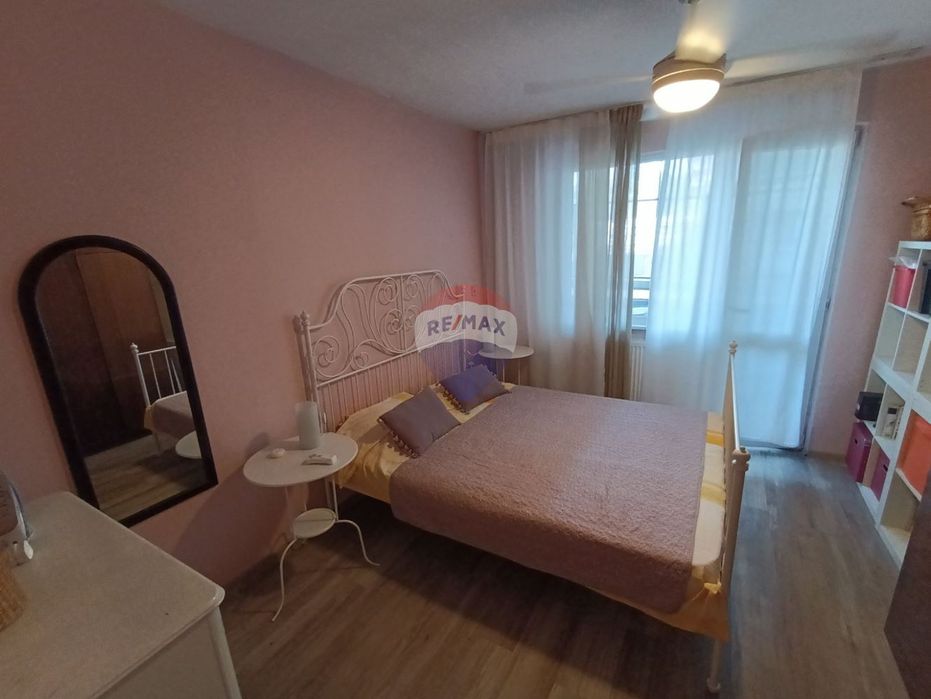 Продава се Тристаен апартамент в Шумен, Център - 107 кв.м за 1001 €/кв.м - Снимка #11