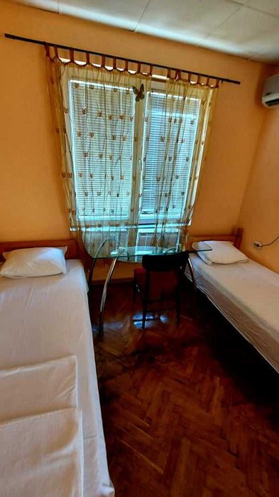 Дава се под наем Тристаен апартамент в Бургас, Център - 84 кв.м за 153 € - Снимка #3