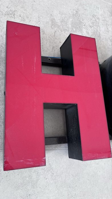 Продается световая вывеска “НОТАРИУС”