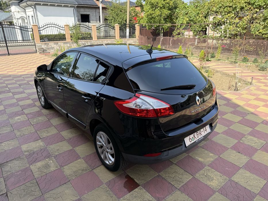 Renault Megane 1,5 Diesel-Hatchback-110 cp- euro5-recent adusa pe roti