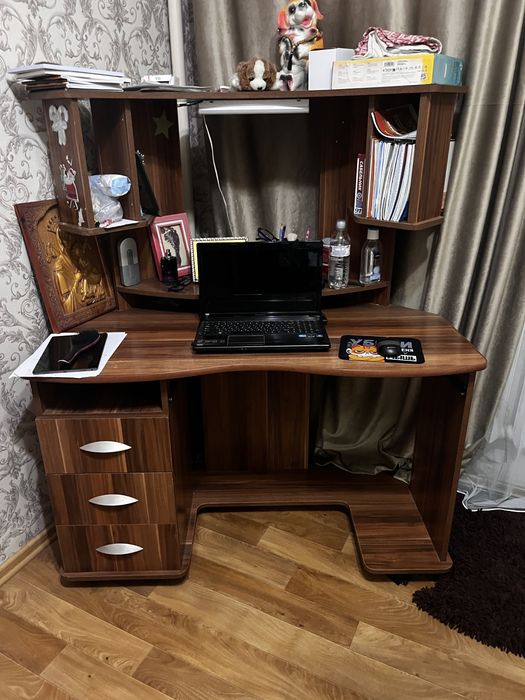 Стол компьютерный