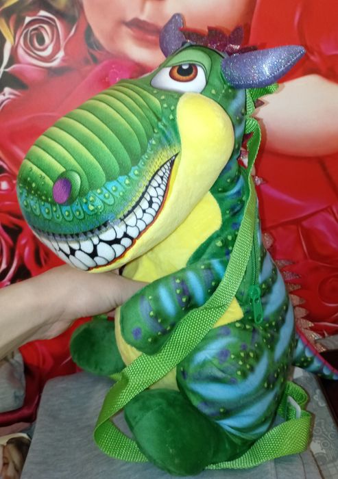 Продам динозавр рюкзак