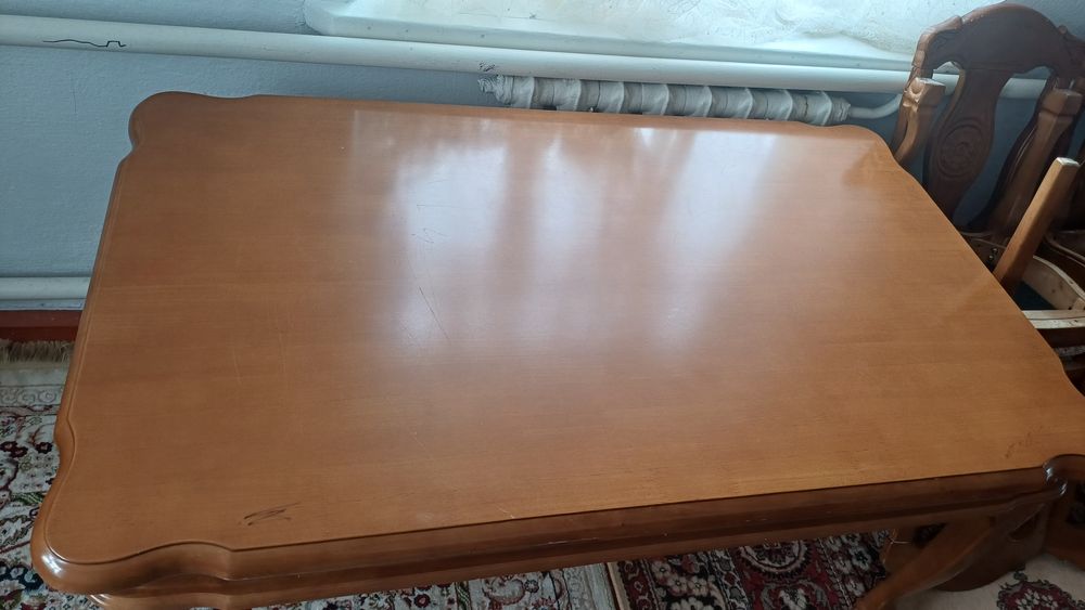 Продам стол и 4 стула