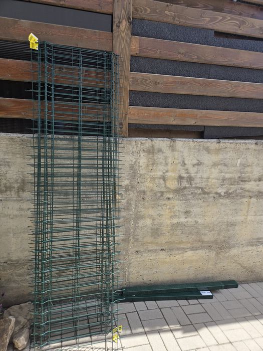 Panou gard zincat si stalp verde si elem de montaj