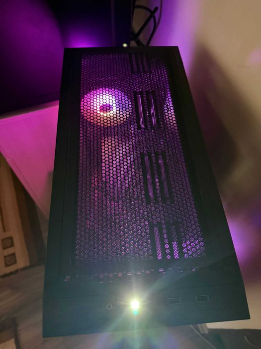 Carcasa Asus + sursa 650W + 4 ventilatoare