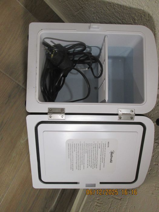 мини  хладилник -охладител/отоплител