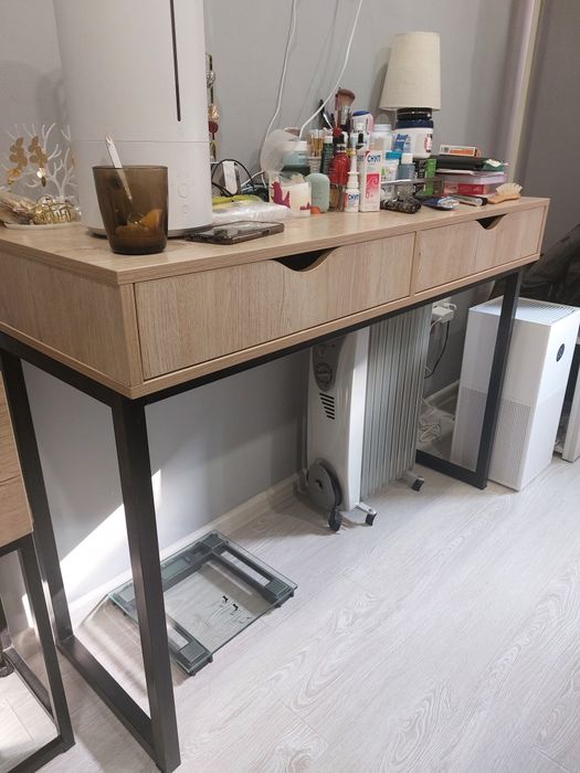 Консоль в спальню продам мебель