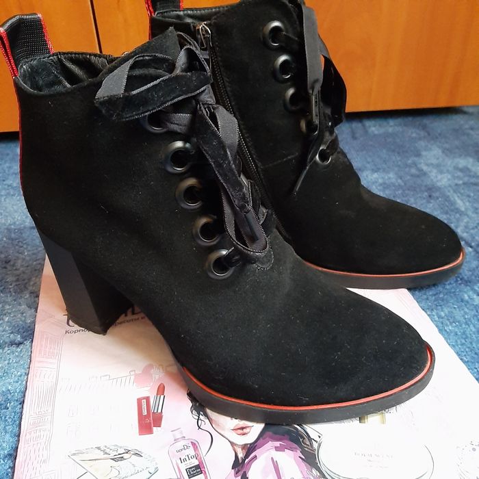 Боти от естествен велур на висок ток!