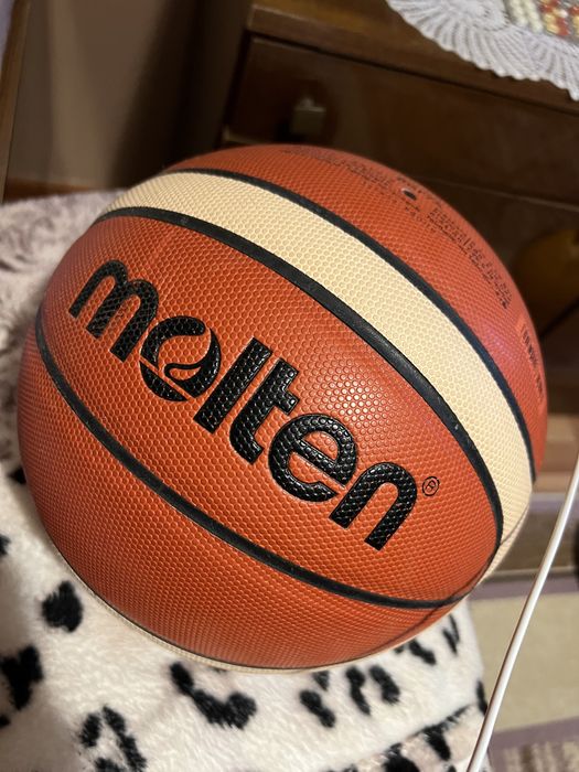 Чисто нова баскетболна топка MOLTEN. Размер 7