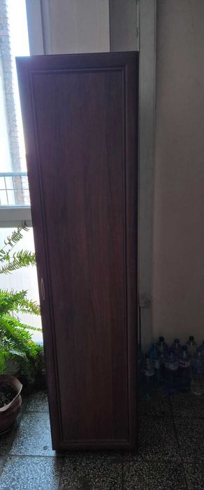 Трикрилен гардероб