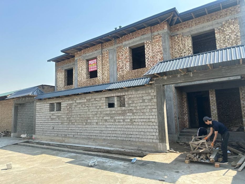 Kottej sotiladi alohida alohida qurilgan