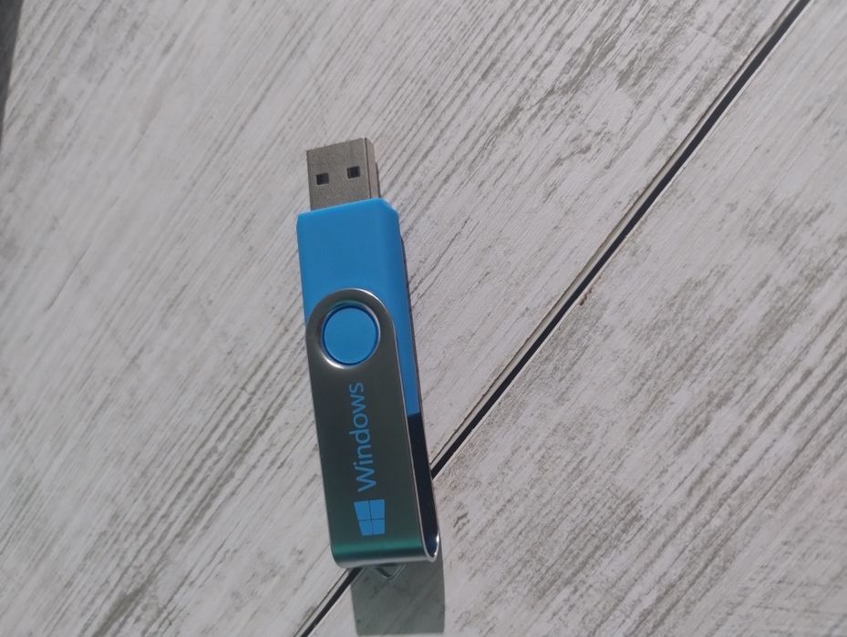 Vând Windows 10 pro