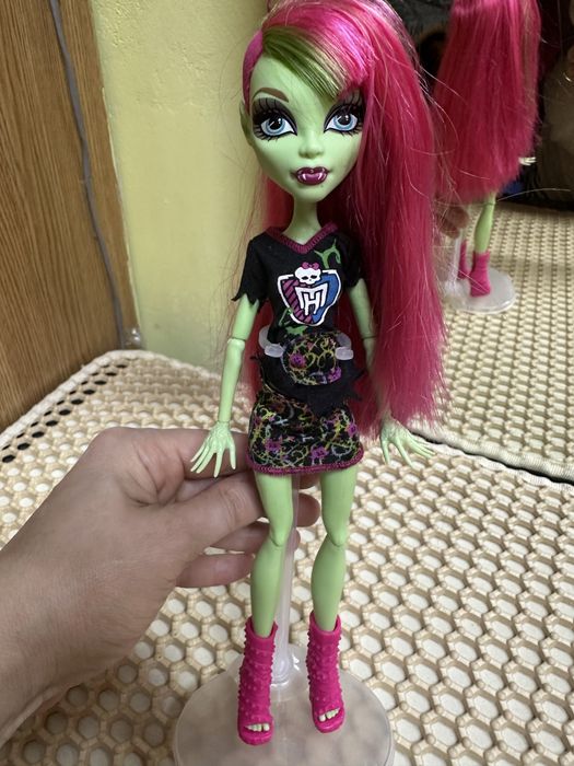 Пролам куклу монстр хай!