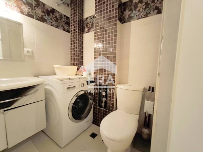 Дава се под наем Тристаен апартамент в Хасково, Център - 110 кв.м за 612 € - Снимка #2