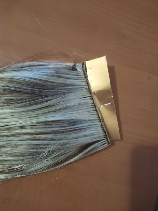 Пряди на заколках