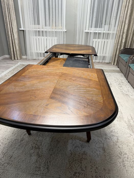 Продам стол для зала