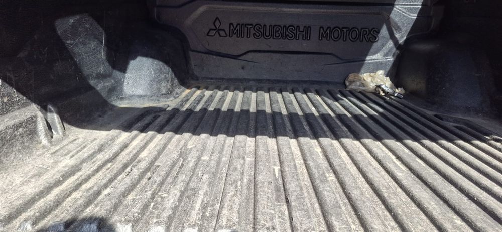 Vând Mitsubishi L200 din 2016  4×4 în stare bună