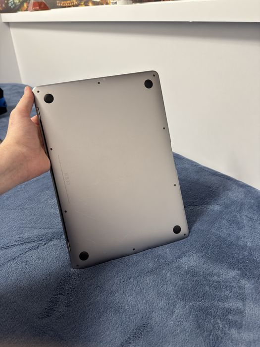 MacBook Air 13” 2019 – Space Gray – stare foarte bună