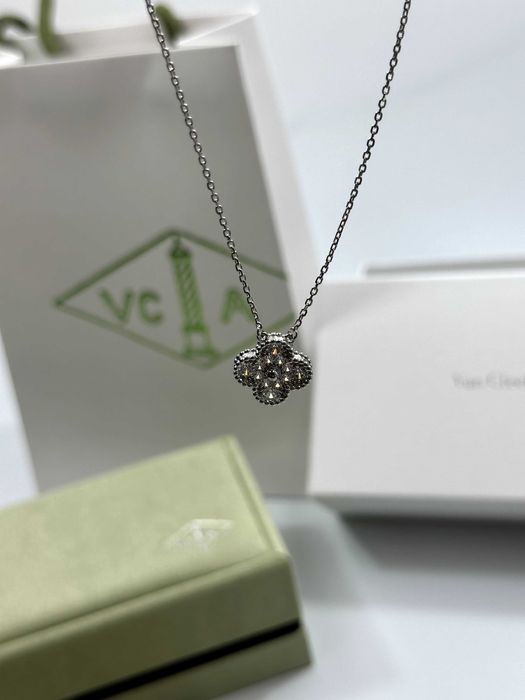 Colier Van Cleef & Arpels Aur Alb 750 Diamonds