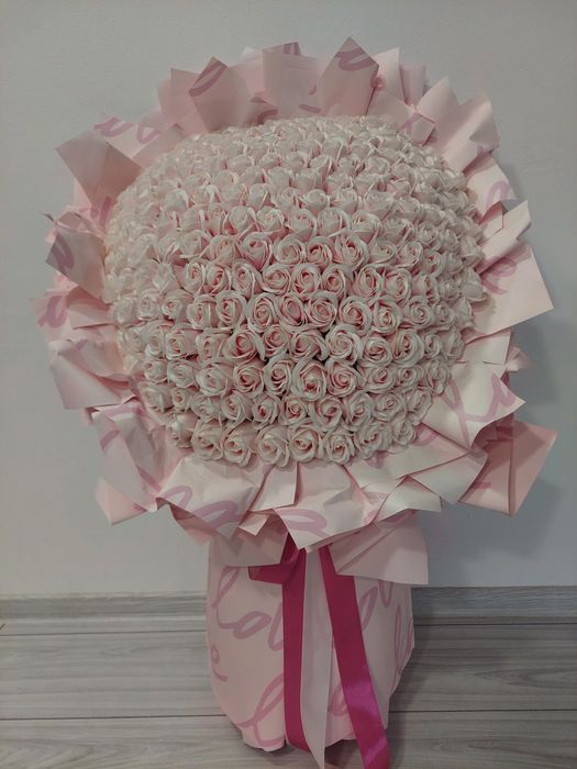 Trandafiri cu petale de săpun