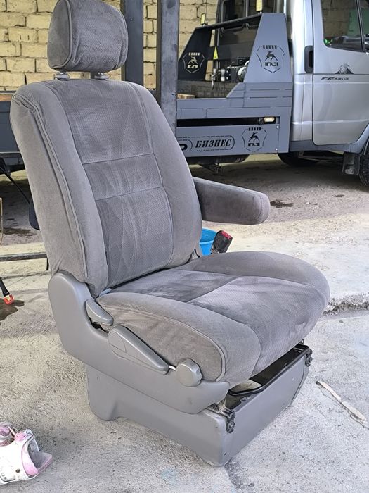 Сидения Альфард правый
