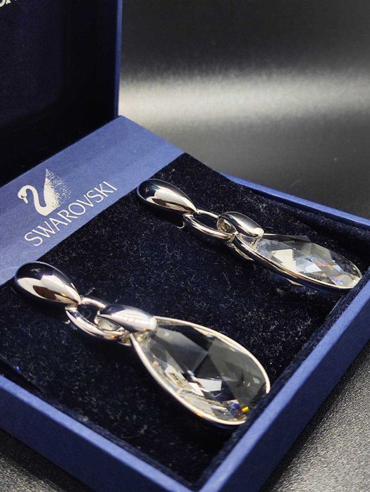 Оригинални обеци SWAROVSKI с фасетирани кристали и сертификат