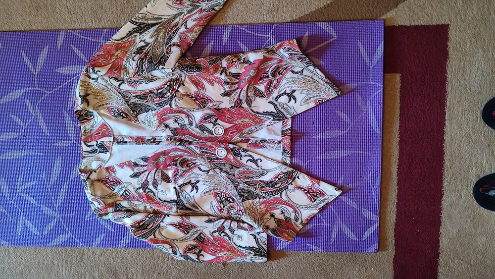 Цветной женский костюм тройка размер 48-50 новый