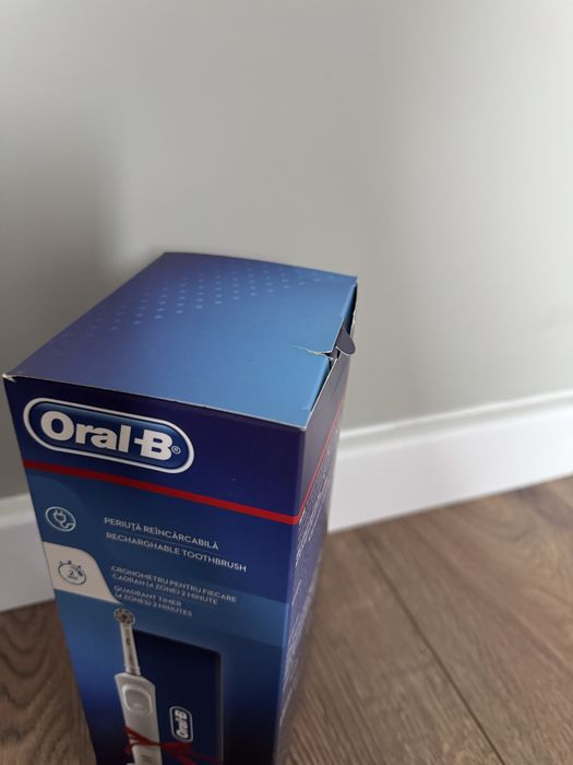 Електрическа четка за зъби Oral-B