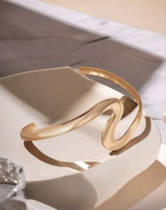 Дамски гривни нови 5 лв за брой