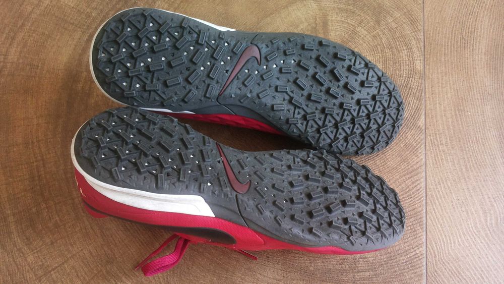 NIKE TIEMPO Leather Размер EUR 42 стоножки за футбол 134-14-S