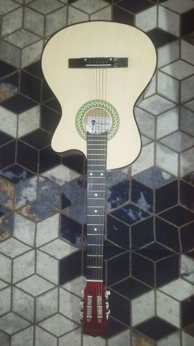 Гитара акустическая 6 струн